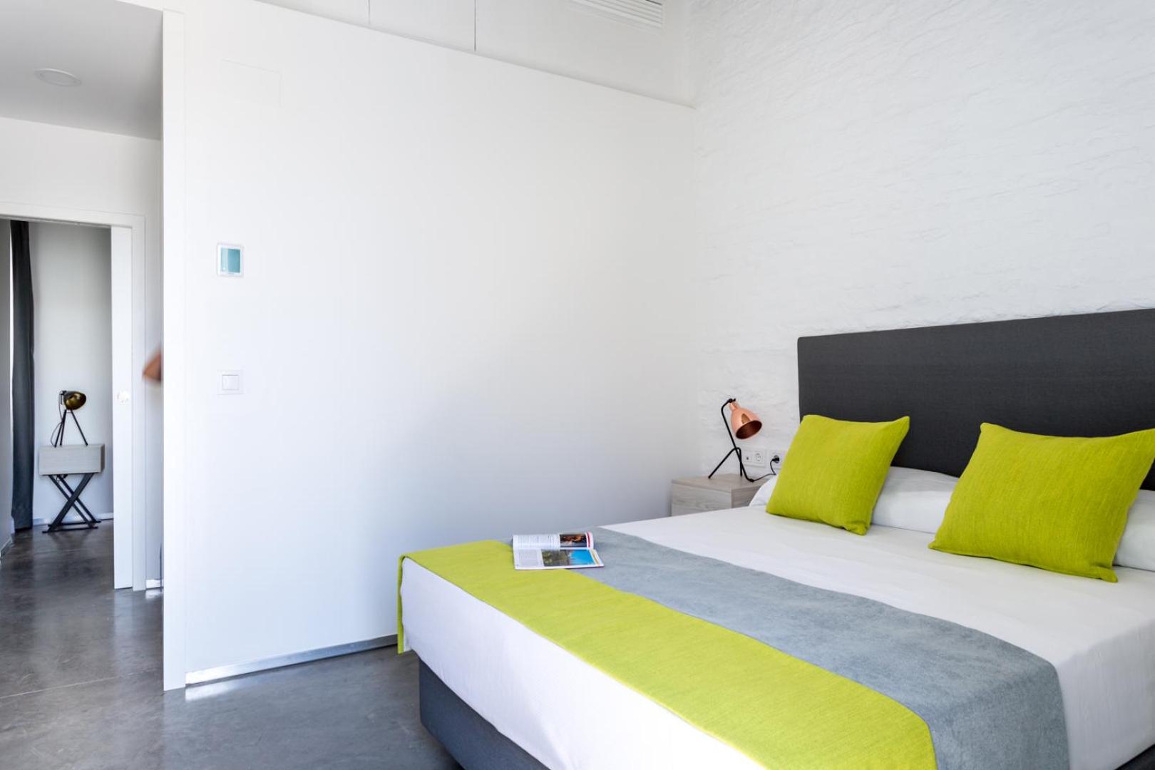 جناح بشرفة، La Puerta de Palacio - Adults Only 2/3