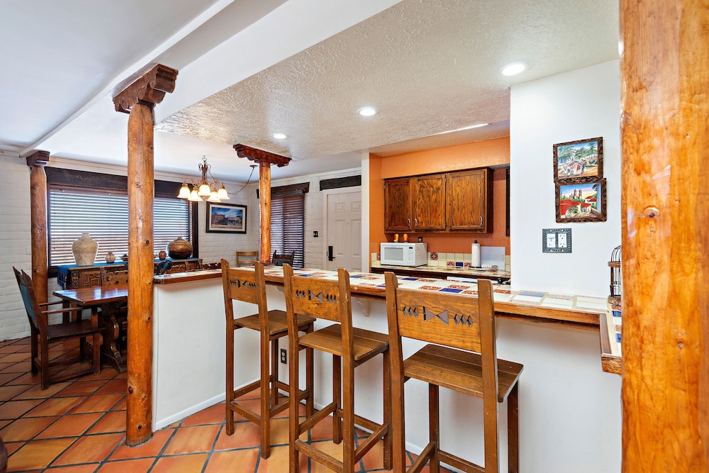 Fort Marcy Hotel Suites 33/50
