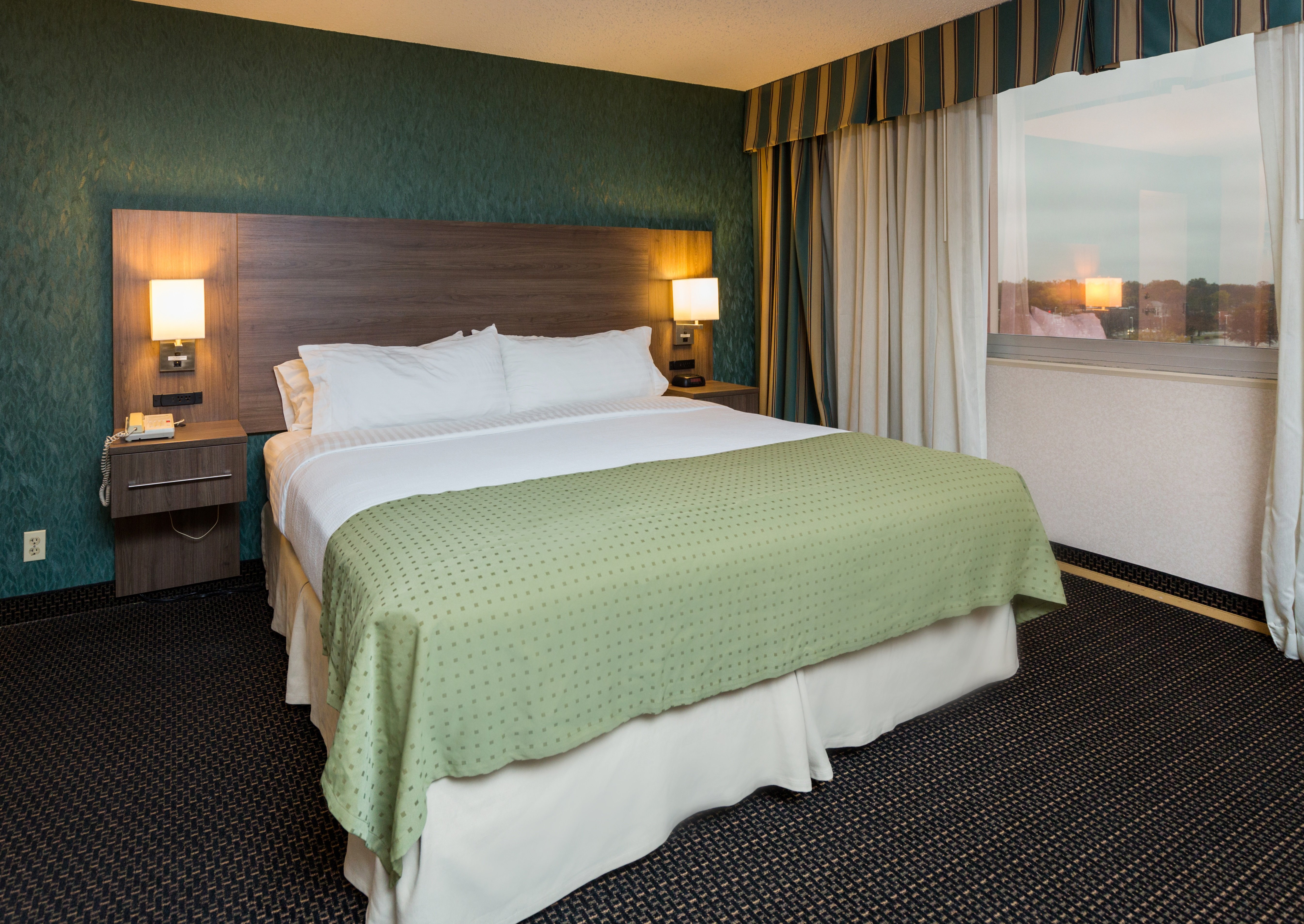 Holiday Inn Des Moines Downtown-Mercy Area 4/21