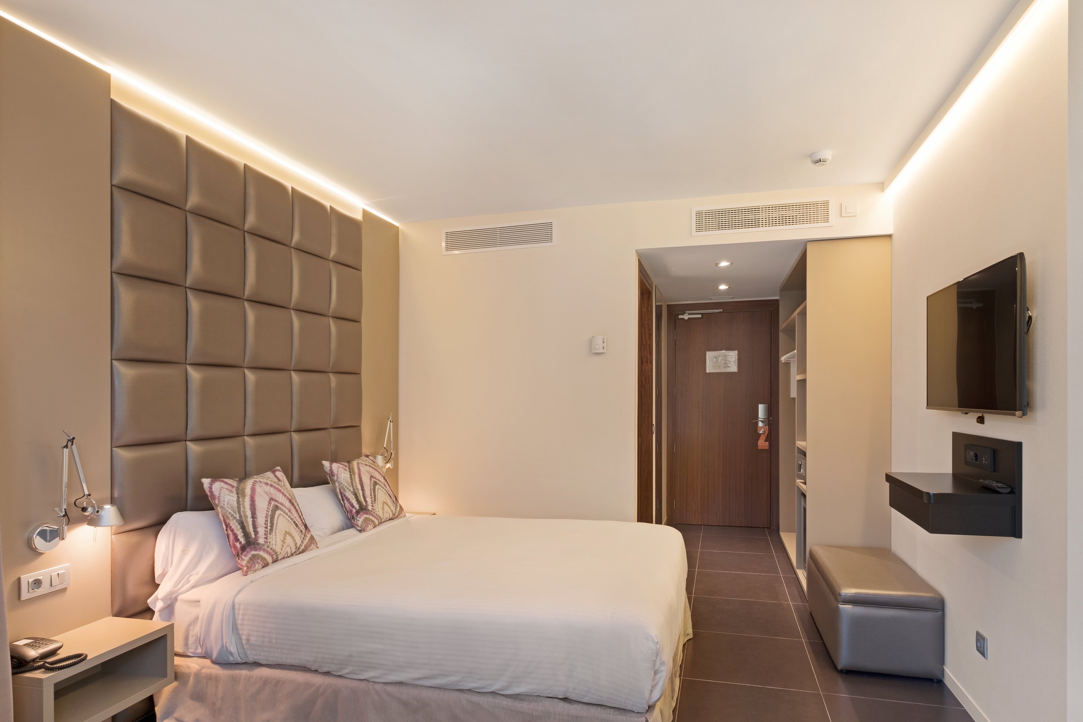 SUPERIOR, DOUBLE BED