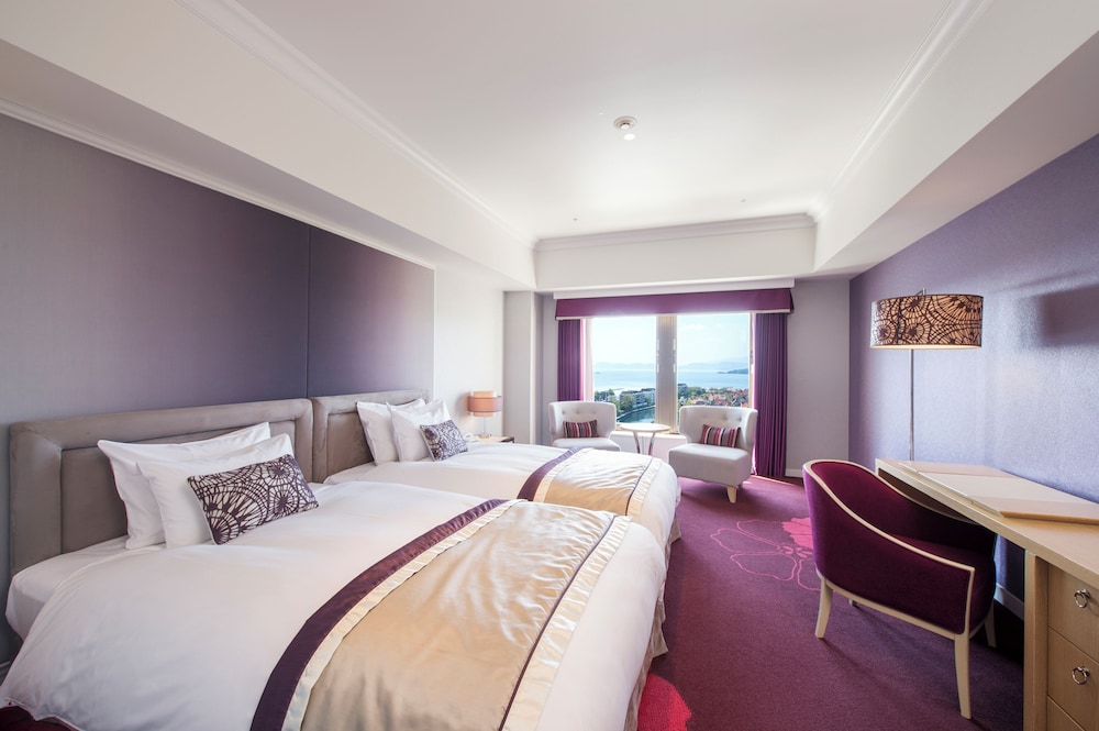 PREMIUM, TWIN BEDS, PARK VIEW