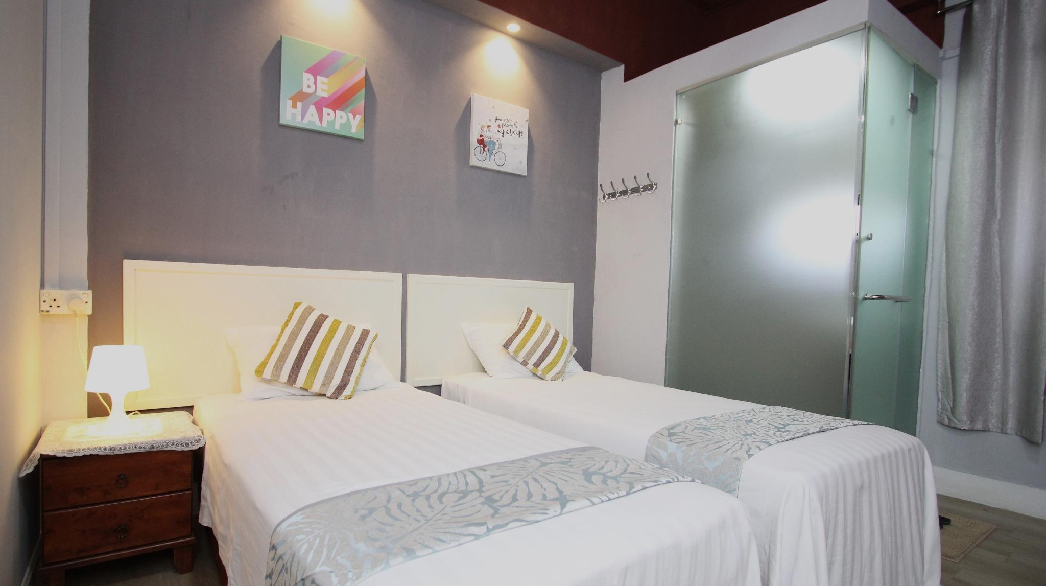 Super, Deluxe, Twin Beds