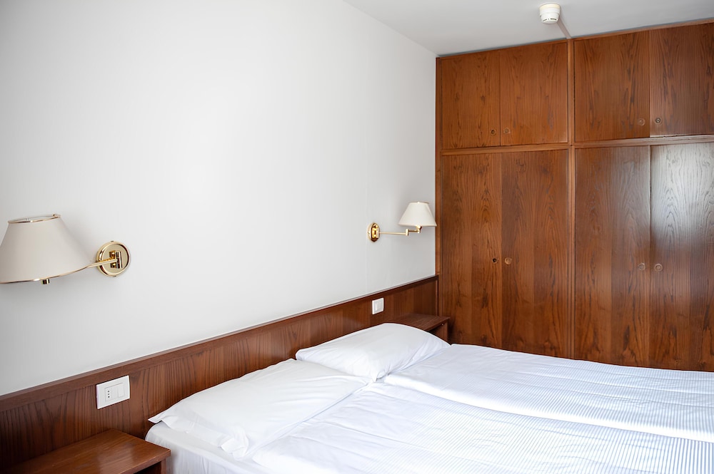 Residence Lastei 15/50