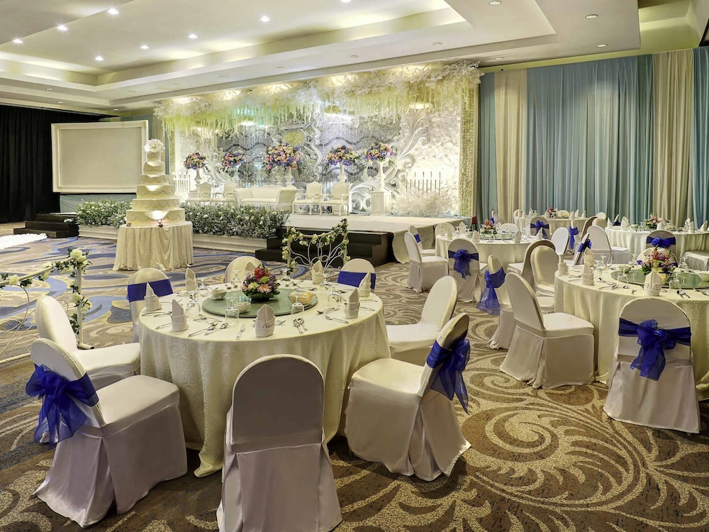 Mercure Convention Center Ancol 51/63