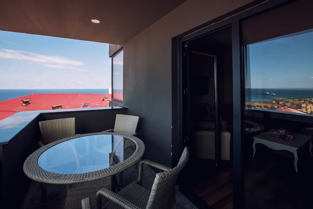 Life Point Hotel 46/67