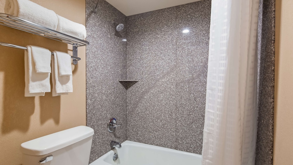 Surestay Hotel By Best Western Tupelo North 11/28