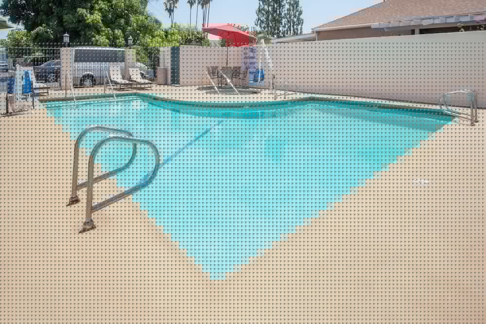 Days Inn by Wyndham Anaheim Near The Park 7/45