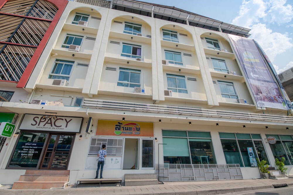 Spacy BKK photo1