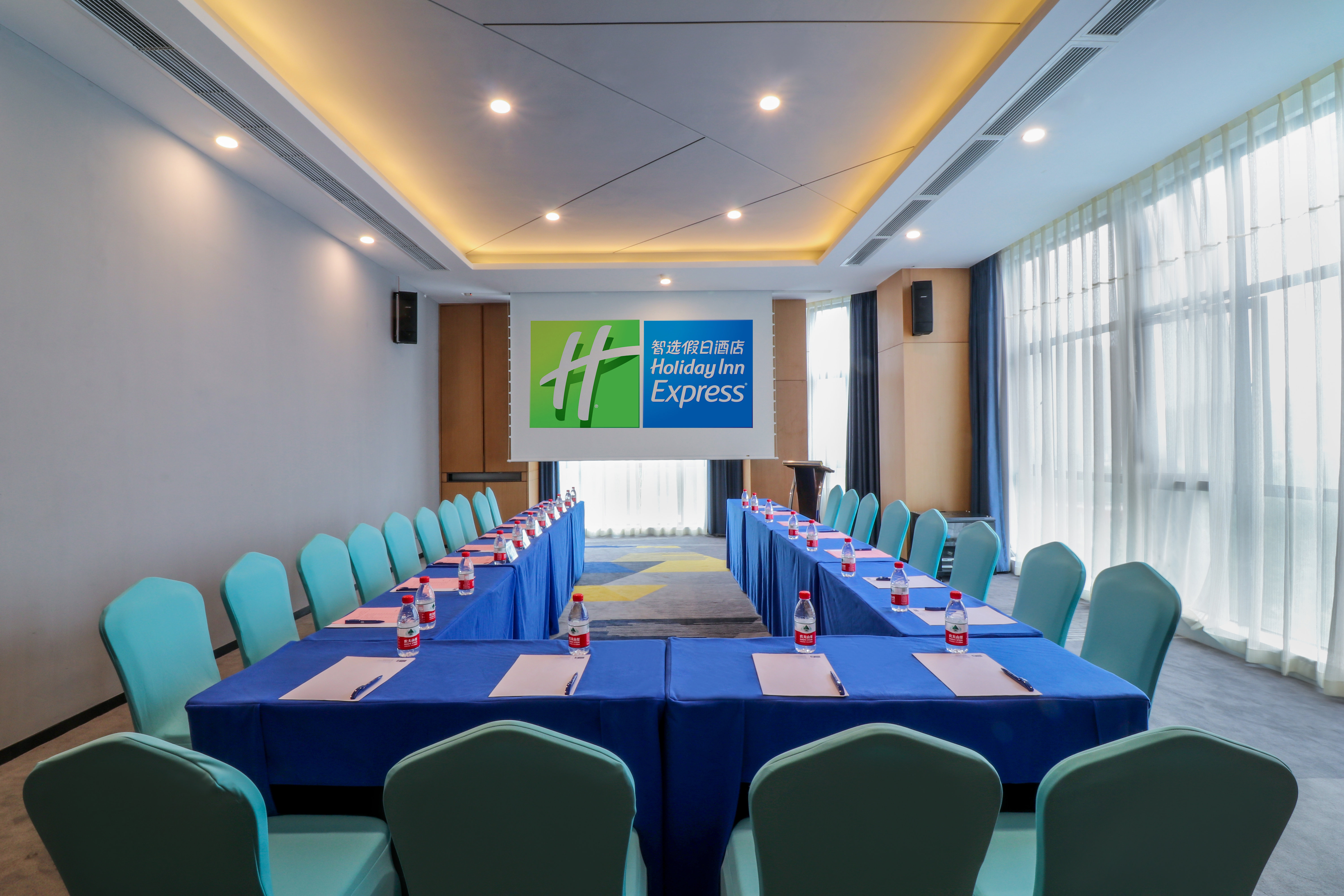 Holiday Inn Express Chengdu Xindu 38/50