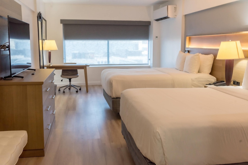 غرفة بريميوم بسريرين مزدوجين، Radisson Hotel Trinidad 6/9