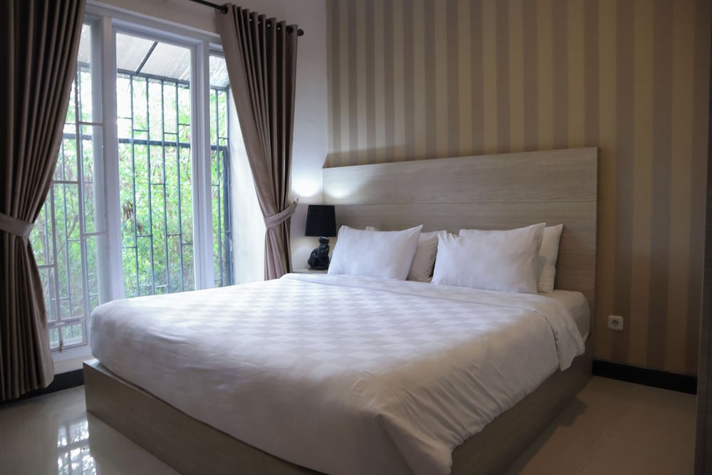 2 BEDROOM RESIDENCE