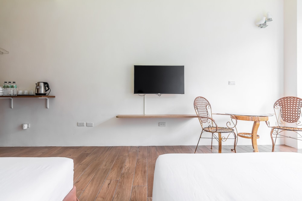 Simple Life B&B 53/67