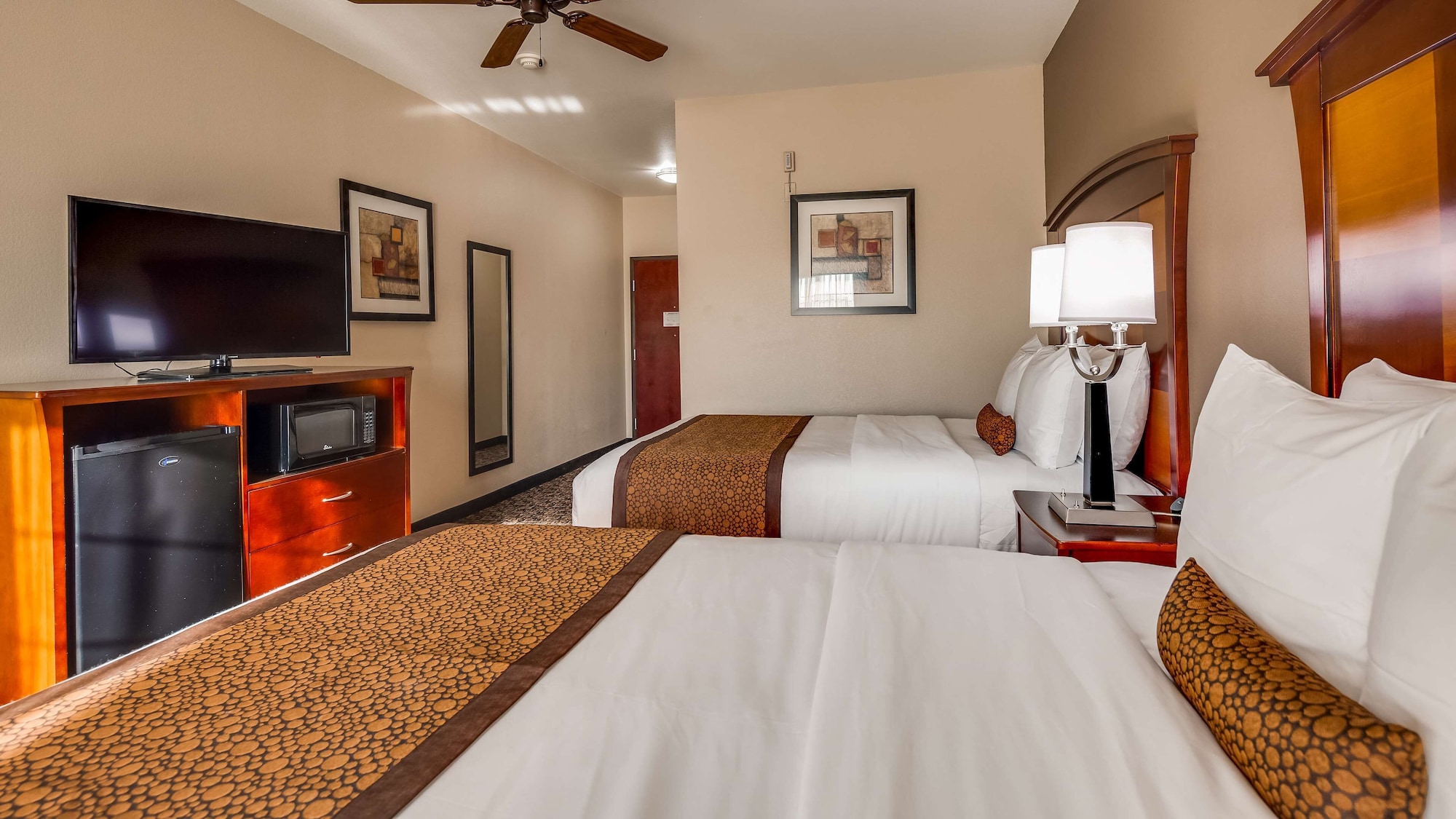 Standard, 2 Queen Beds, Accessible