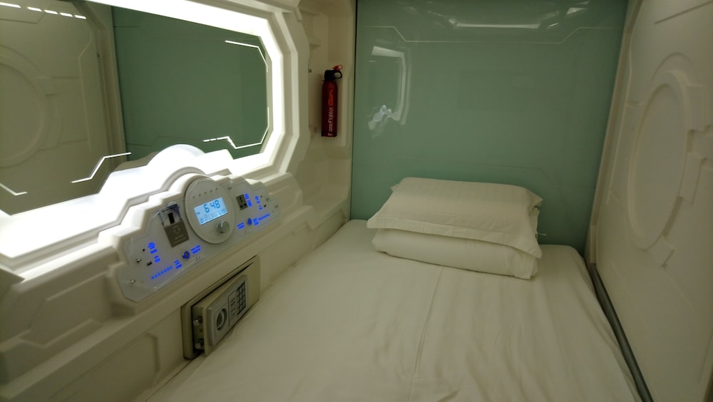 Stay With Me Capsules Hostel 15/15