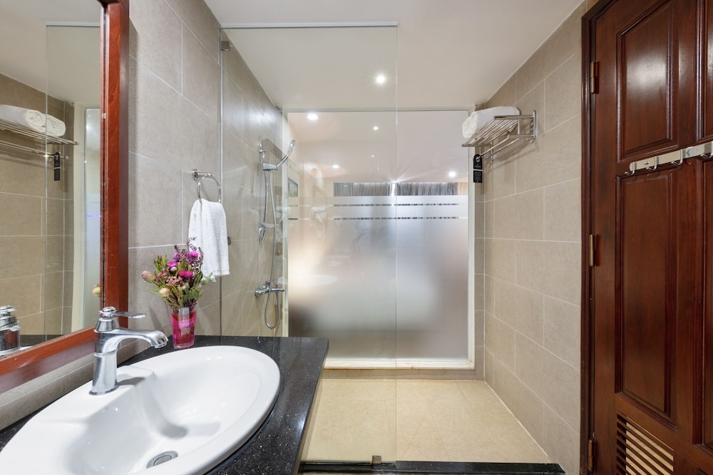 Amarin Resort & Spa 68/69