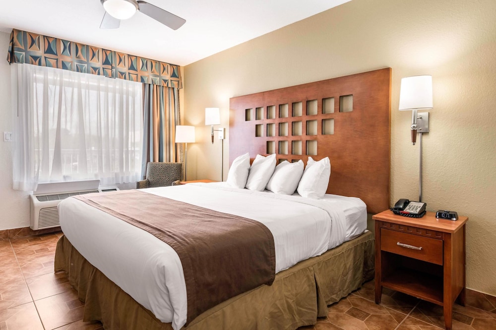 Rodeway Inn and Suites Fort Lauderdale Airport and Cruise Port 16/50