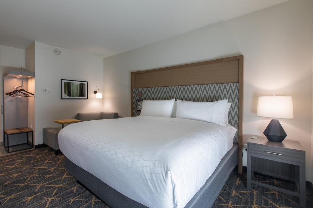 Holiday Inn Woodruff Road 19/53