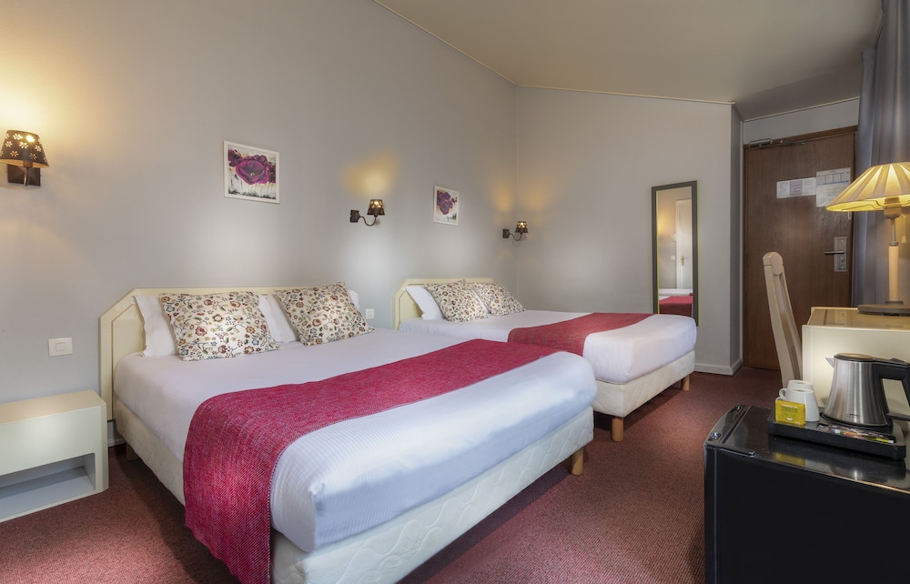 HOTEL CRIMEE 23/42