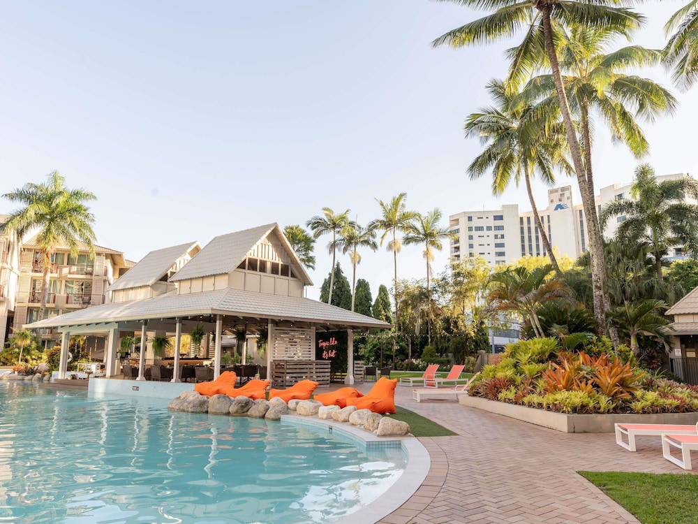 Novotel Cairns Oasis Resort 7/80