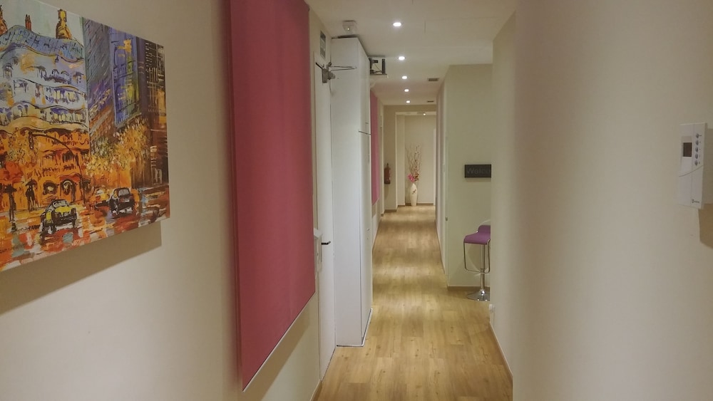 Hostal Barcelona Travel 17/35