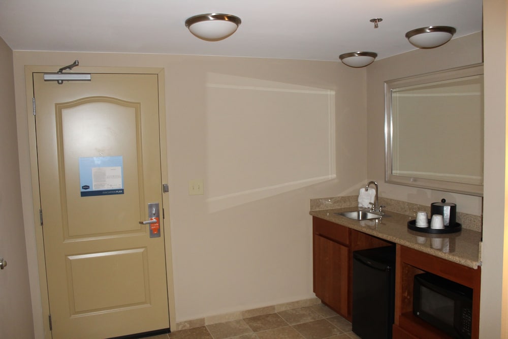 Hampton Inn Gloucester 23/61