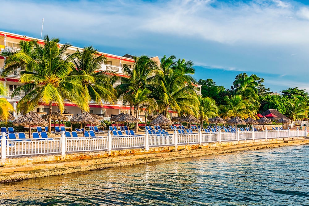 Muthu Crystal Cove Montego Bay 46/48