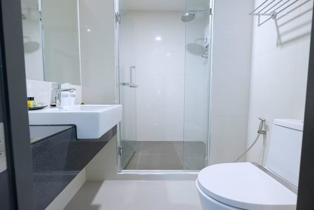 Clover Hotel Hatyai 7/58
