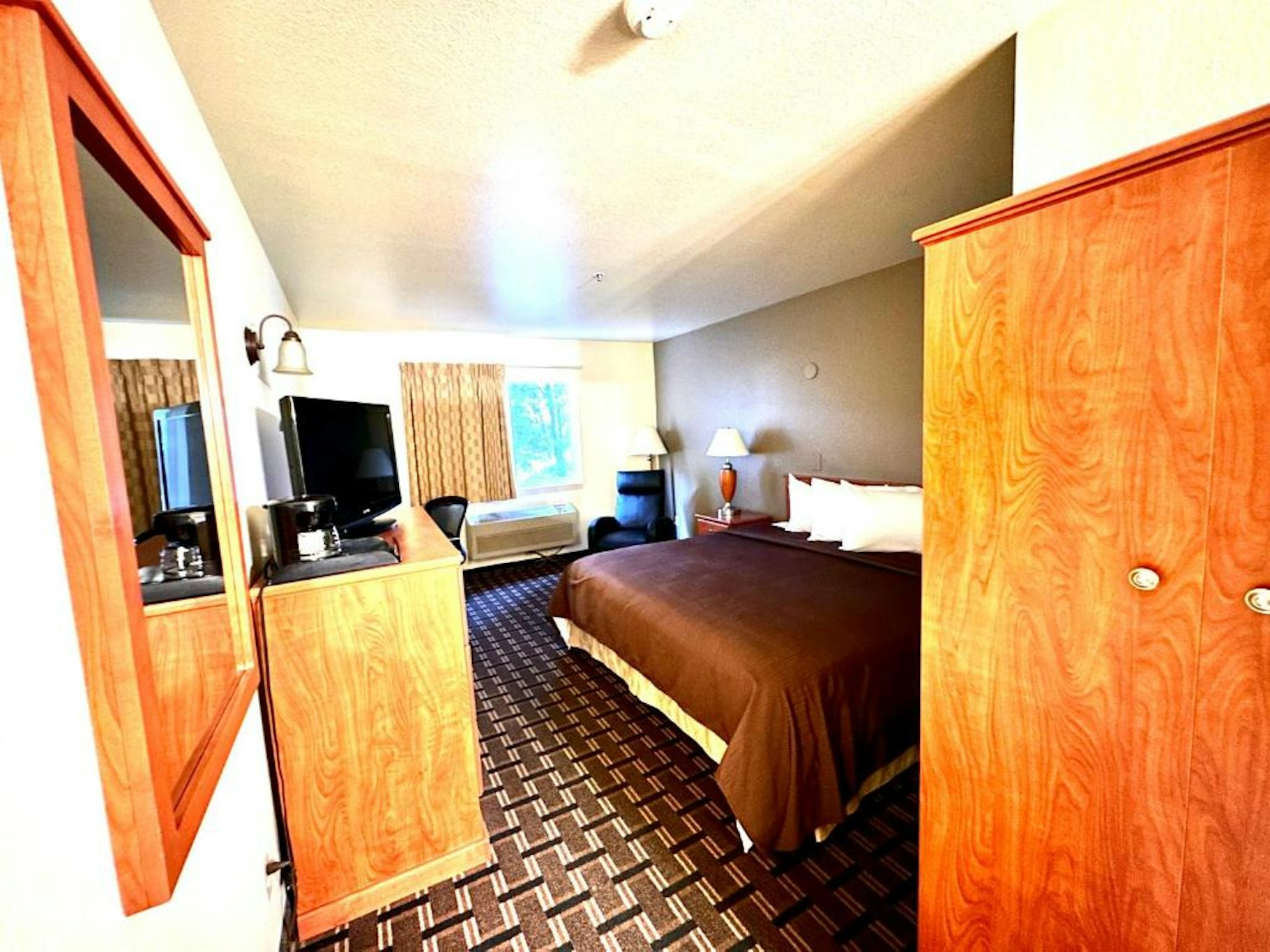 FAIRBRIDGE INN & SUITES KELLOGG 17/48