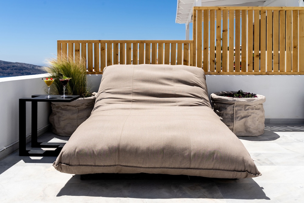 Horizon, Blue, Villa, Queen Bed, Plunge Pool