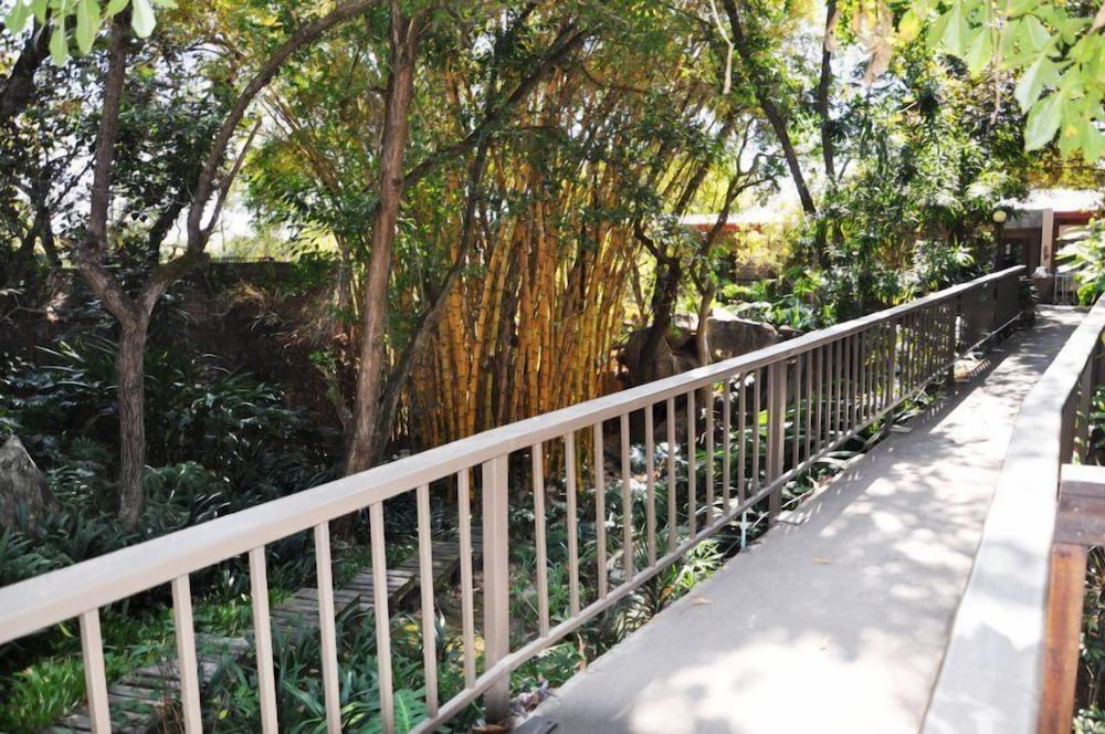 Lost Trail Bed And Breakfast 27/29