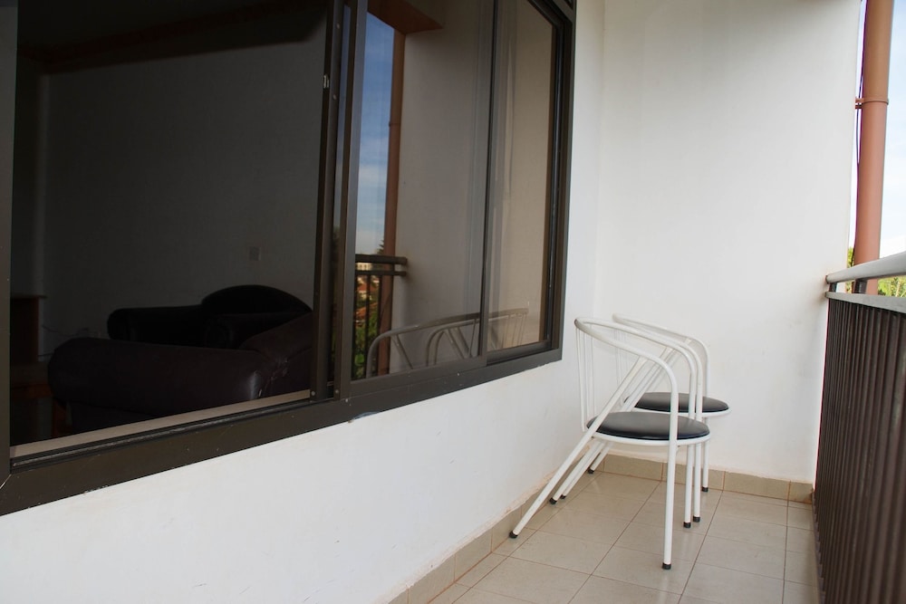 Island Heights Hotel 16/32