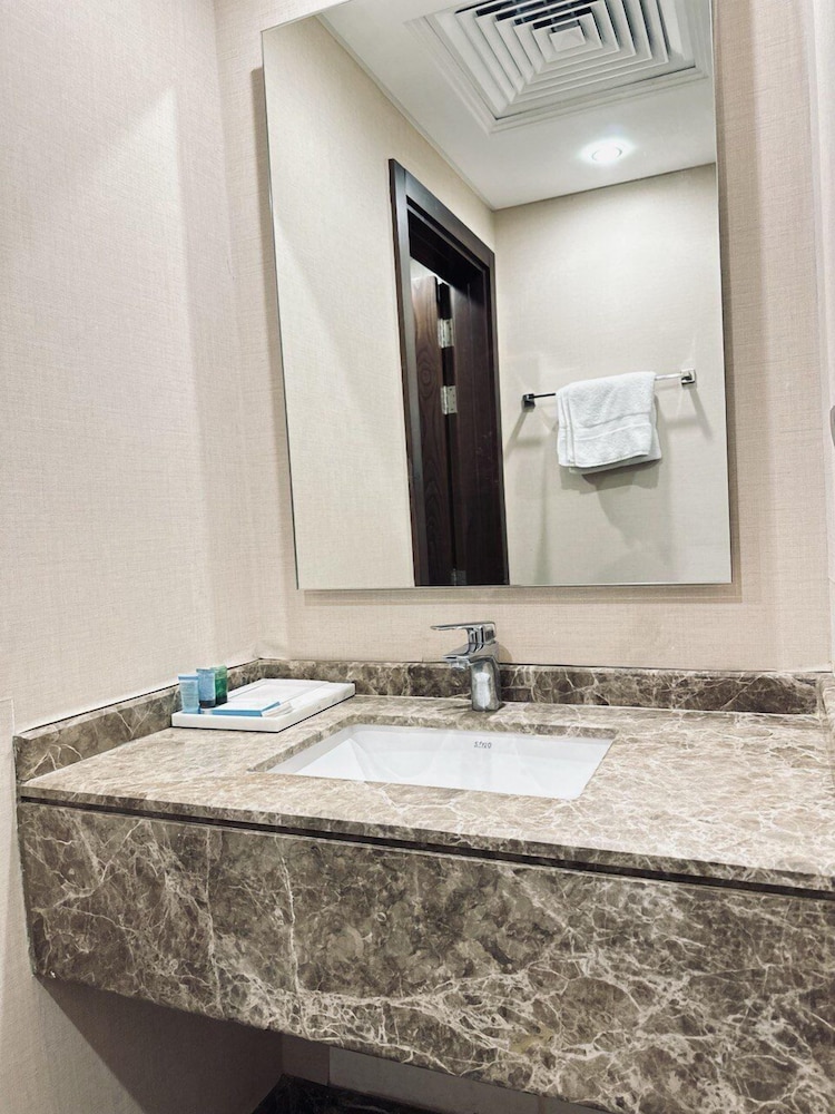 فيوليت(Violet Al Azizia Hotel) 43/50