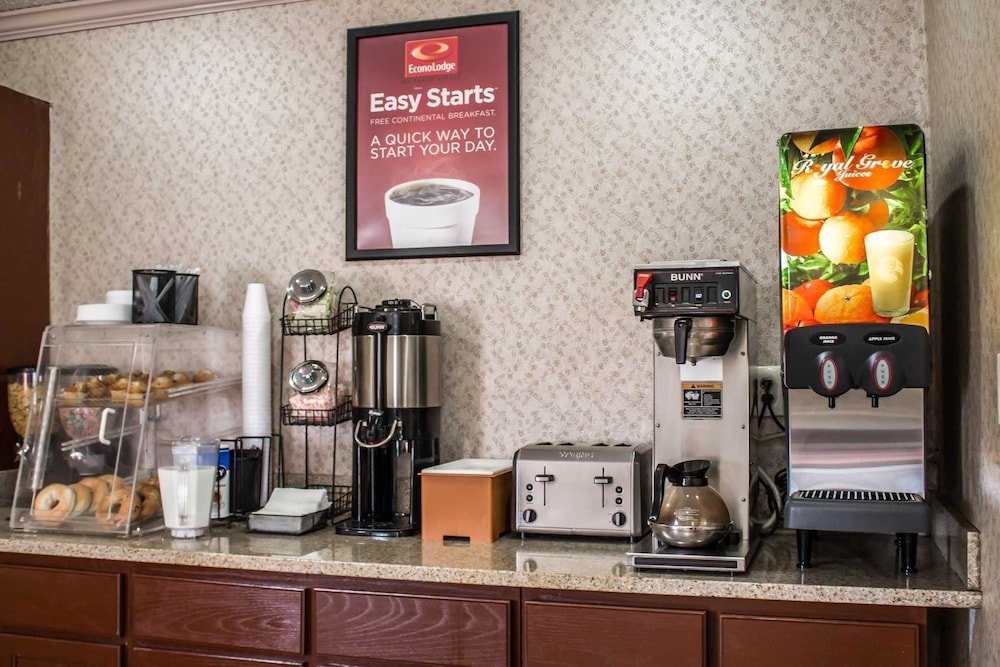 Econo Lodge Akron Copley Northwest 30/34