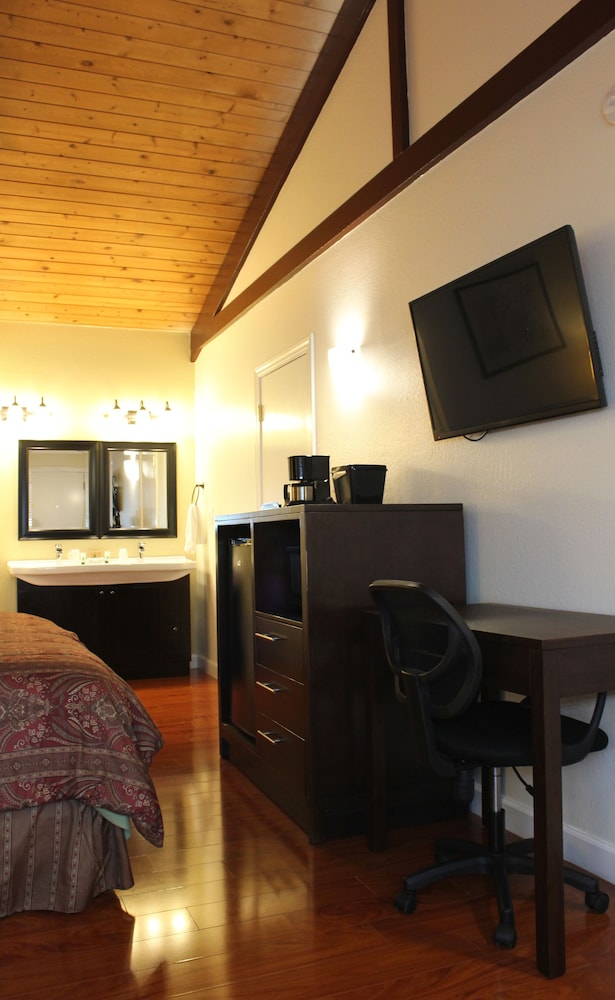 Lombard Plaza Motel 47/64