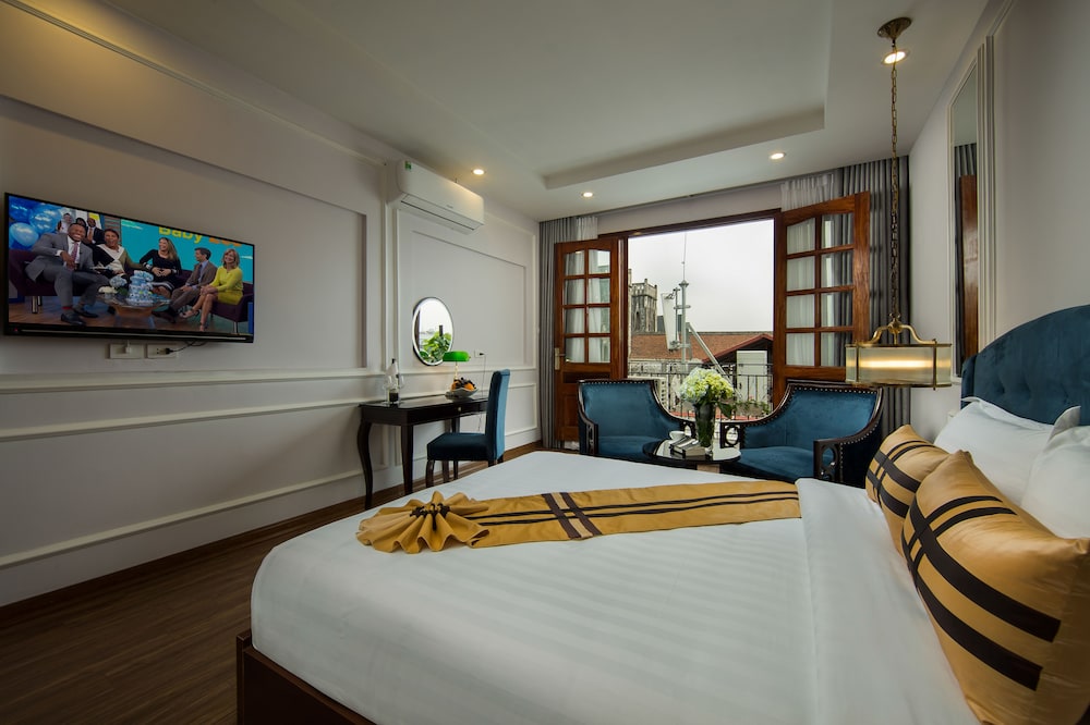 Family Suite, City View, Balcony