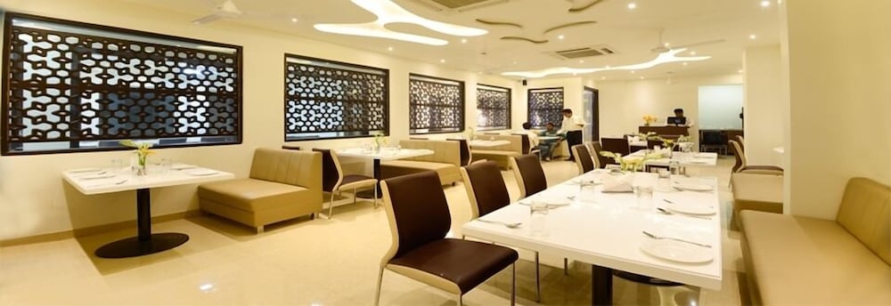Hotel Madhushrie 44/50