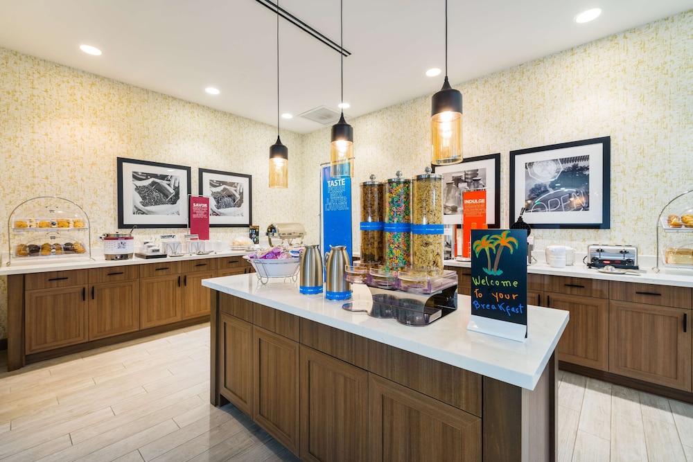 Hampton Inn & Suites Miami Wynwood Design District 31/45