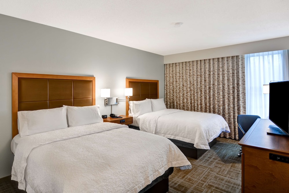 Hampton Inn State College 17/43