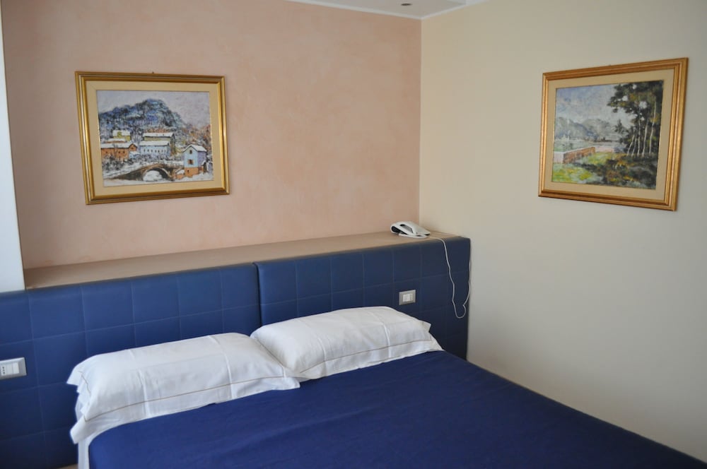 IGEA HOTEL 16/50