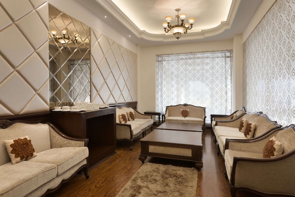 Ramada Plaza by Wyndham Chandigarh Zirakpur 35/58