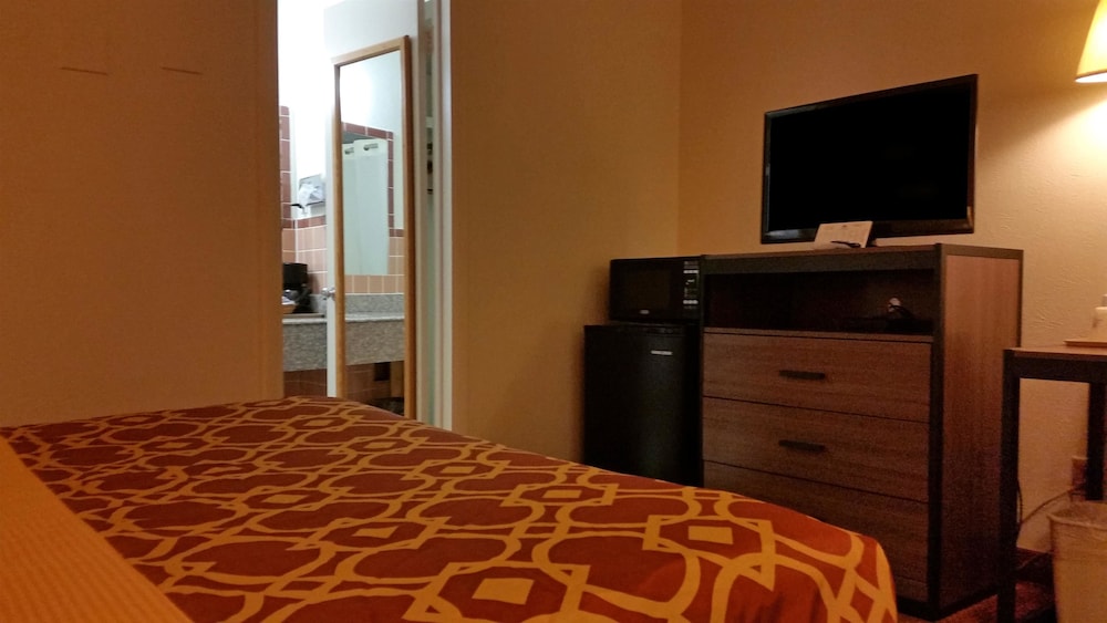Americas Best Value Inn Liberal 7/30