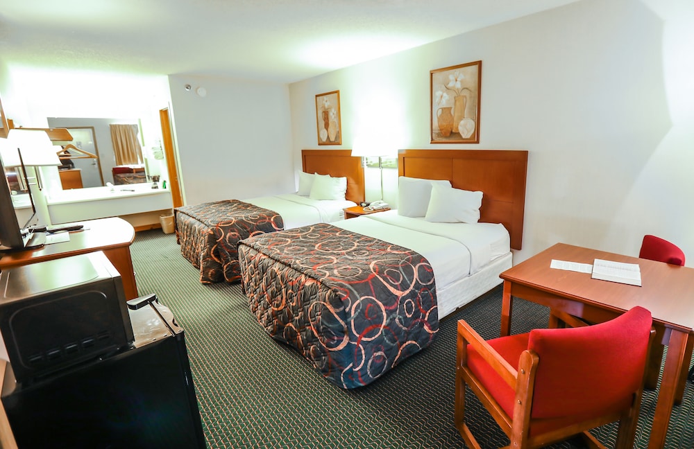 Super 8 by Wyndham Branson Shepherd of the Hills Exwy 10/60