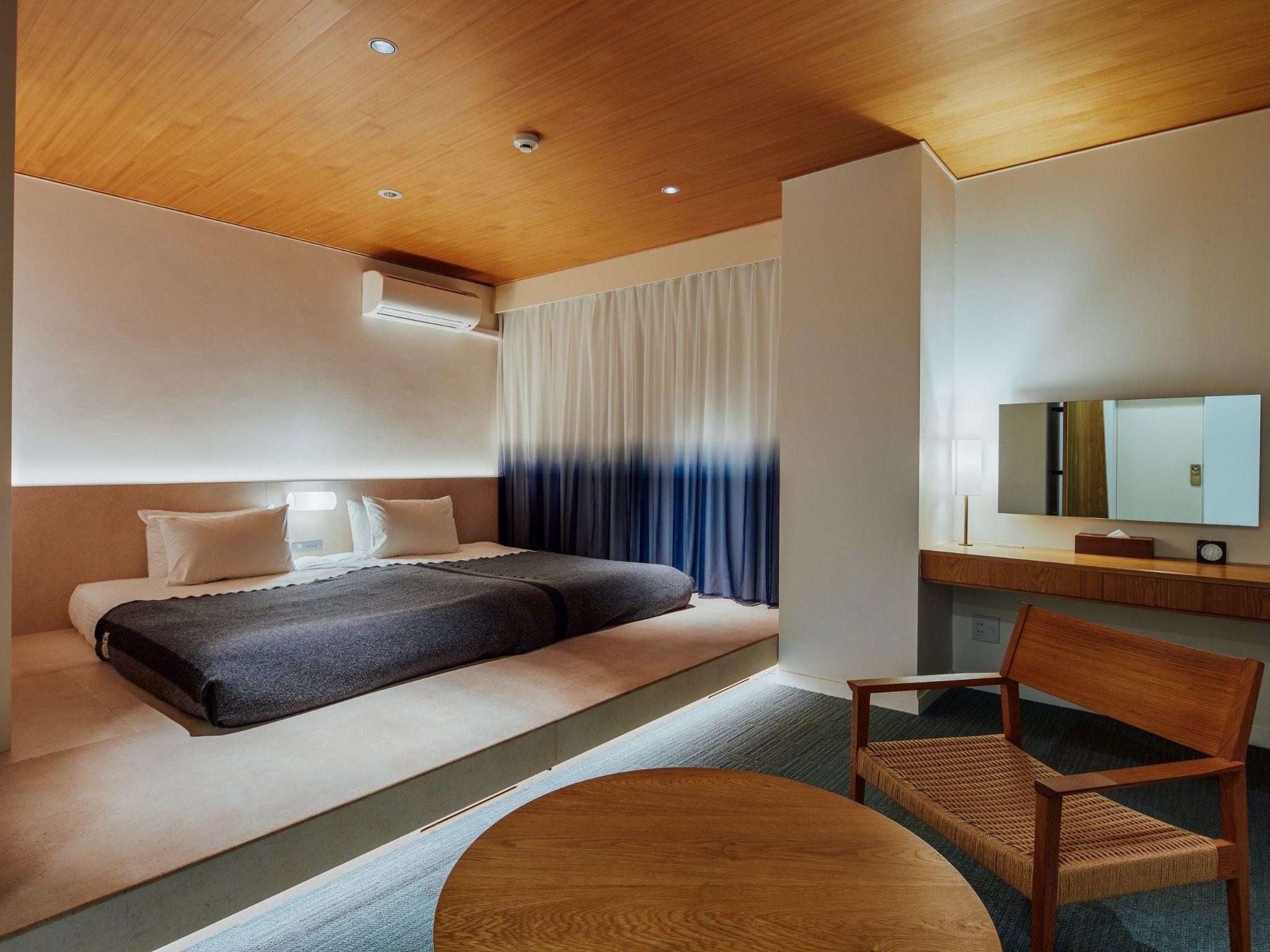 Theater, Deluxe, Twin Beds, Private Bathroom