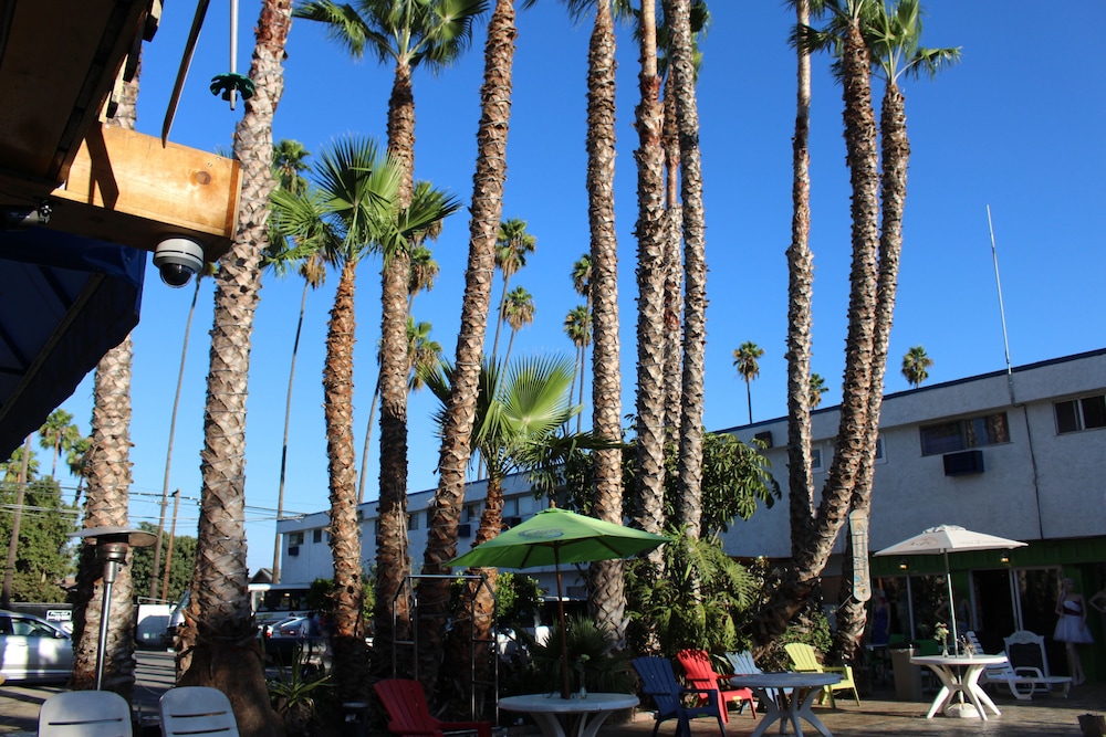 La Adventurer All Suite Hotel 21/27