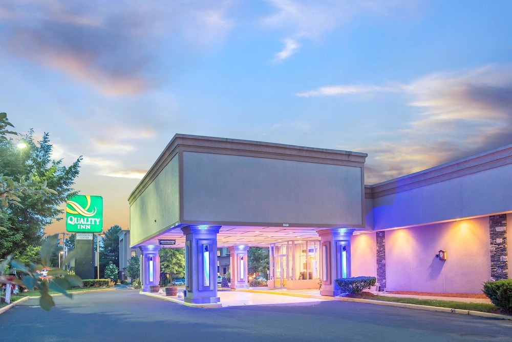 Quality Inn & Conference Center Brattleboro North 4/64