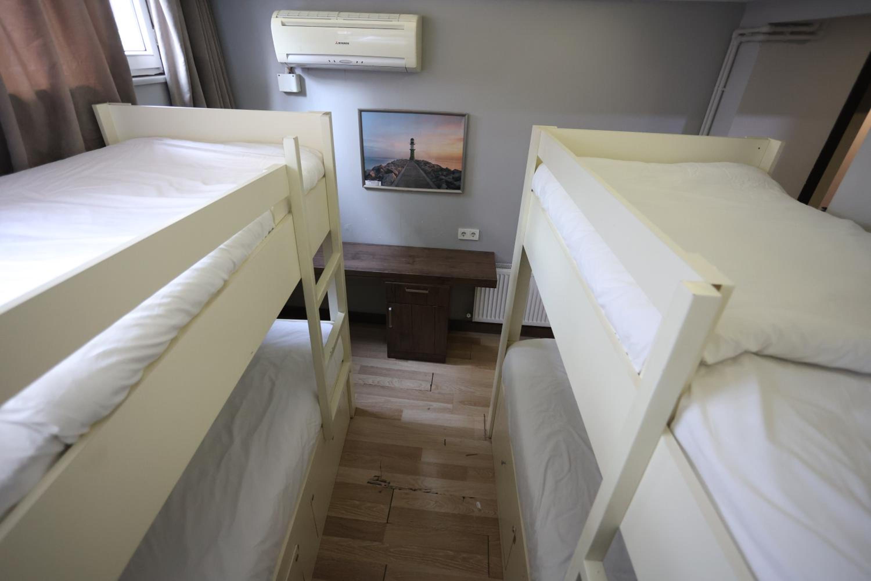 Mixed Dorm, 4 Beds