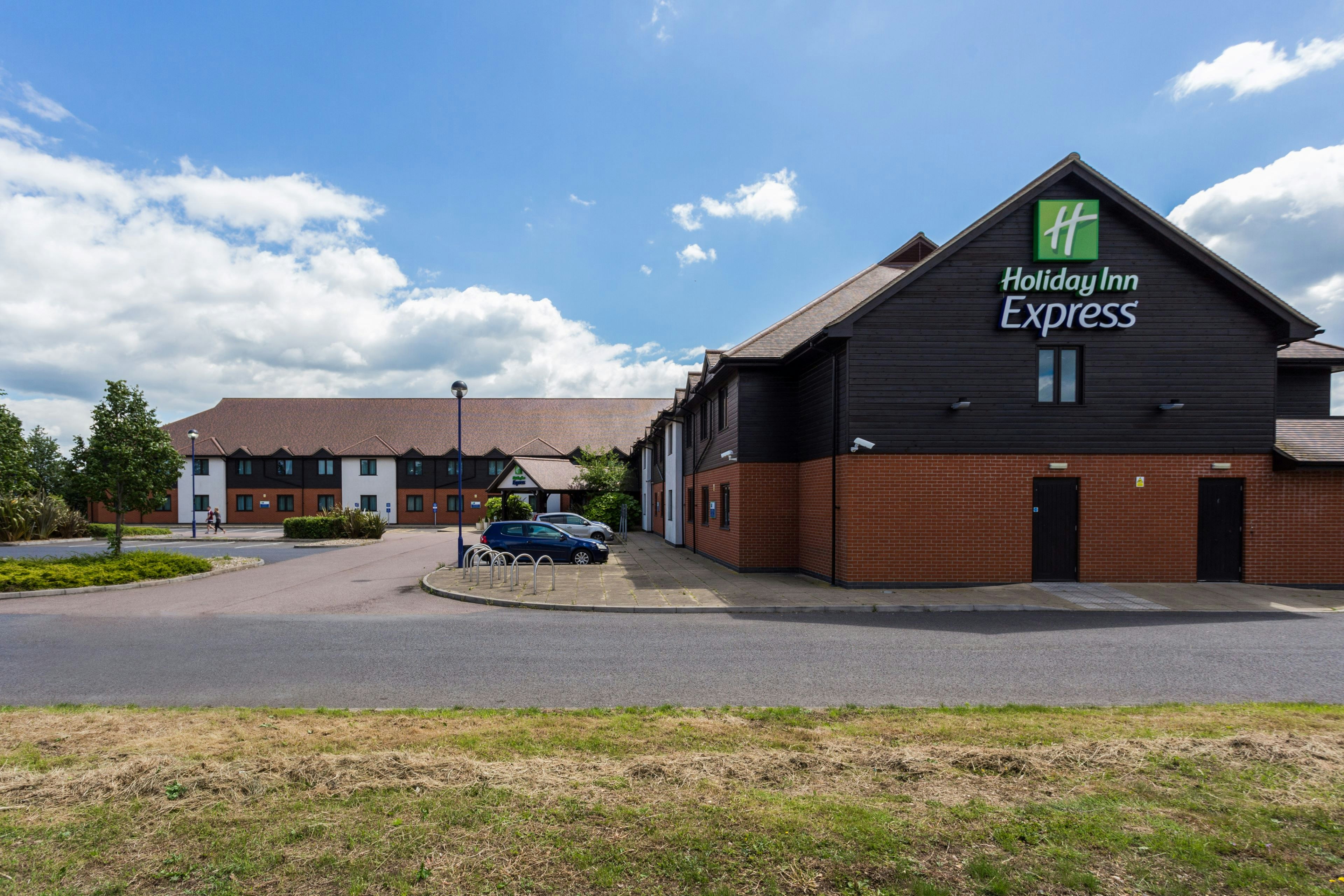 HOLIDAY INN EXPRESS COLCHESTER 2/33