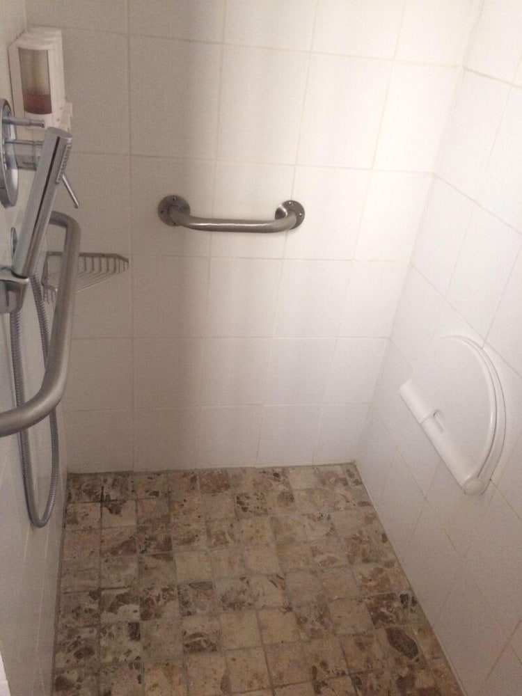 A La Martha S Air Port Guest House 37/38