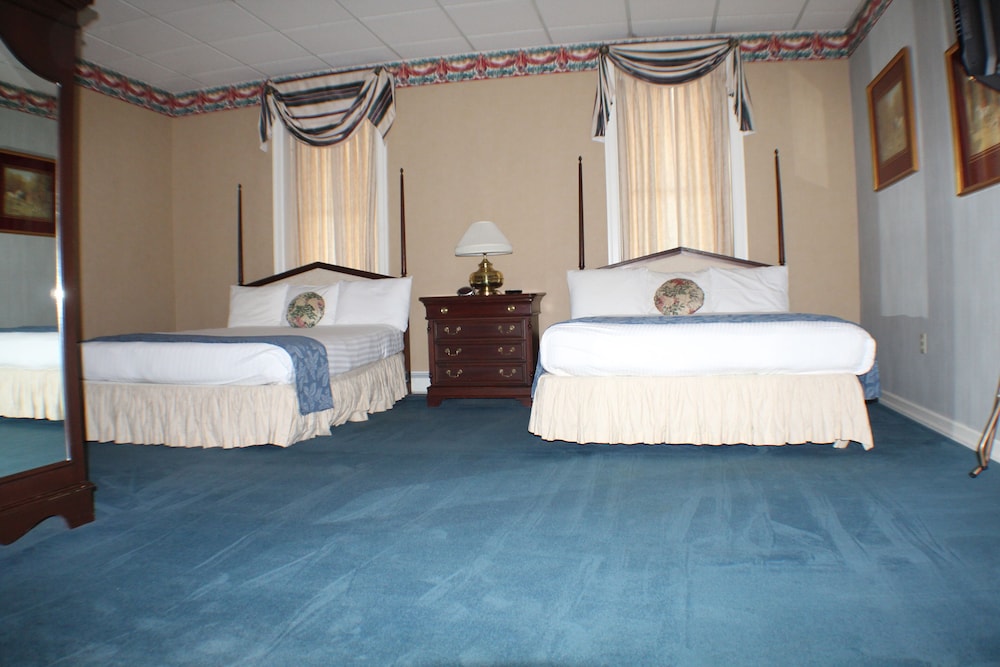 Waynebrook Inn Est 1865 24/73