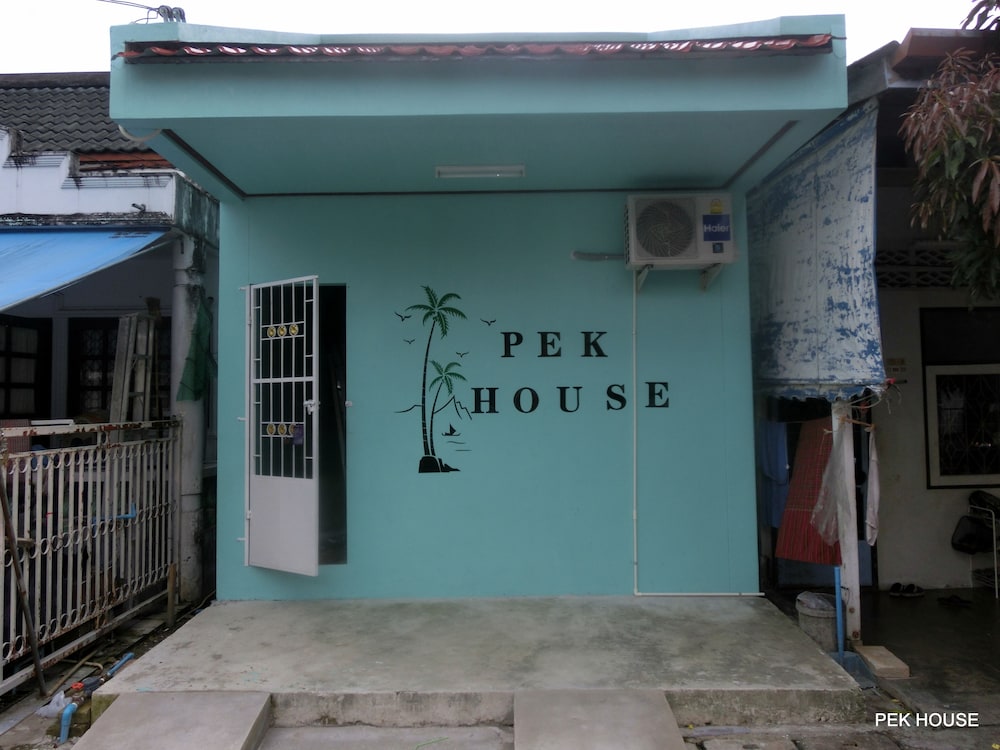 Pek House 3/33